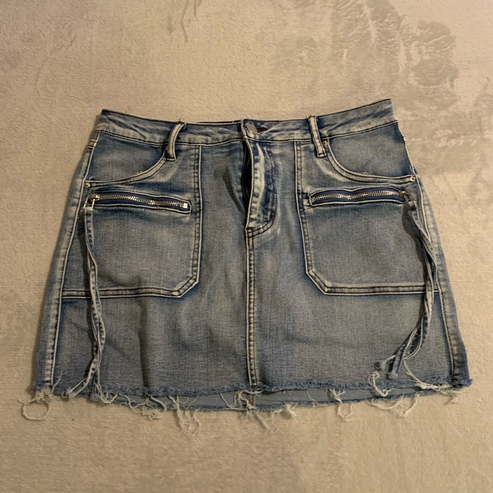 Dakota Blue Zipper Pockets Denim Jean Mini Skirt Size Medium Y2K McBling Women’s